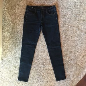 👖AMERICAN EAGLE 8 Long Dark Wash Jeggings